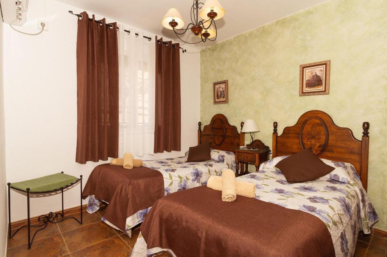 Villa Triana เนร์คา ภายนอก รูปภาพ